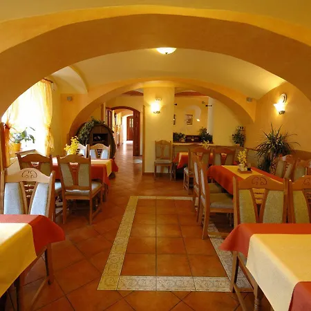 Guest house Mahleruv Na Hradbach 3*