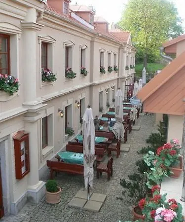 Mahleruv Na Hradbach 3*