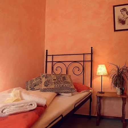 Mahleruv Na Hradbach Guest house