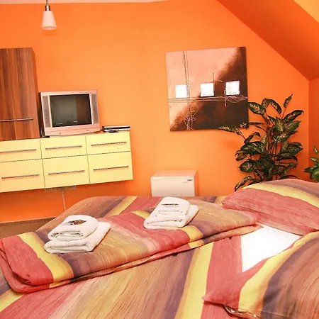 Mahleruv Na Hradbach Guest house
