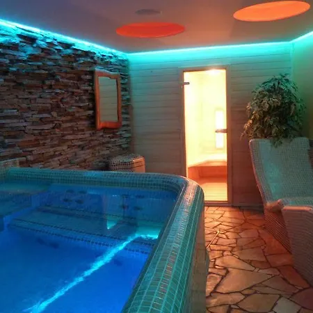 Guest house Mahleruv Na Hradbach 3*