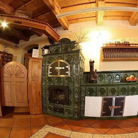 Mahleruv Na Hradbach Guest house