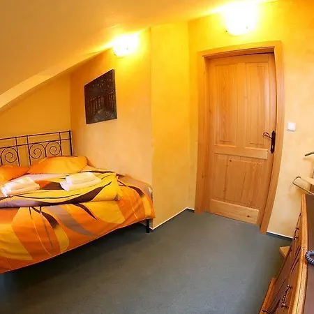 Guest house Mahleruv Na Hradbach 3*