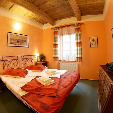 Guest house Mahleruv Na Hradbach 3*