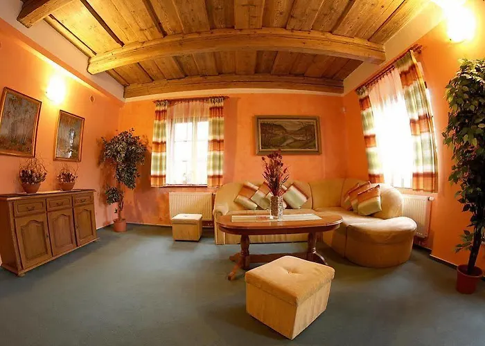 Mahleruv Na Hradbach 3*